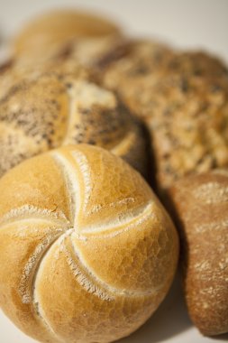 Bun ve tohum olmadan rulo