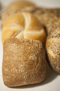 Bun ve tohum olmadan rulo