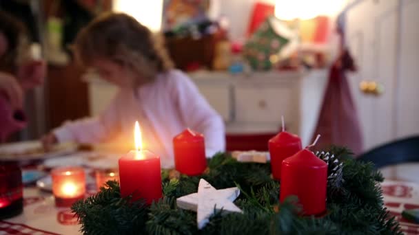 De eerste viering Advent — Stockvideo