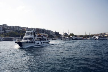 Feribot Tekne boğaz haçlar