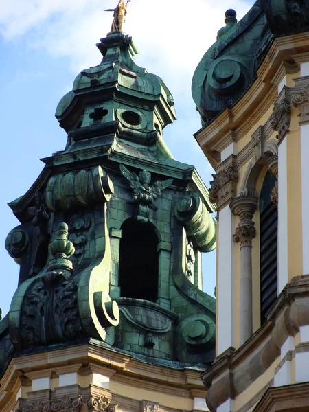 Krzeszow, aşağı Silezya Polonya Barok bazilikanın kuleleri