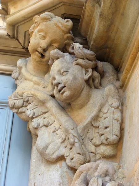 Barok aşk tanrısı, Krzeszow, aşağı Silezya Polonya kilisesinin taşlı detay