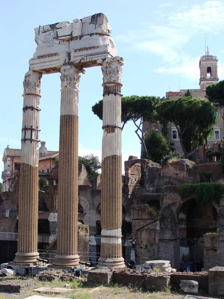 Forum Romanum - Korint sütunları, Roma, İtalya — Stok fotoğraf