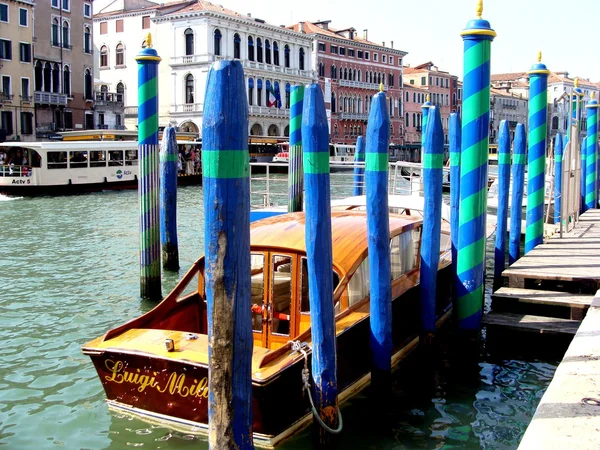 Βάρκες στο Canal Grande, Βενετία, Ιταλία — Φωτογραφία Αρχείου