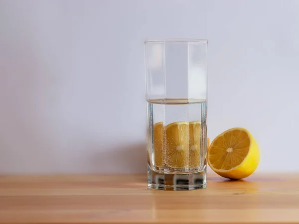 Lemon Glass Water Wooden Desk White Background Copy Space — Stock Photo, Image