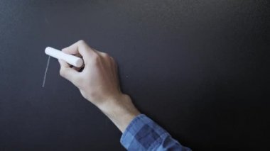 Eğitim konsepti. Tahtada ABCDEF alfabesi var. Okul karatahta konsepti