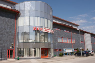 Vityazevo, Rusya - 22 Nisan 2016: Ana giriş kapalı spor ve oyun kompleksi 