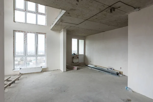Interior Espacioso Apartamento Dos Pisos Sin Renovación Una Nueva Casa — Foto de Stock