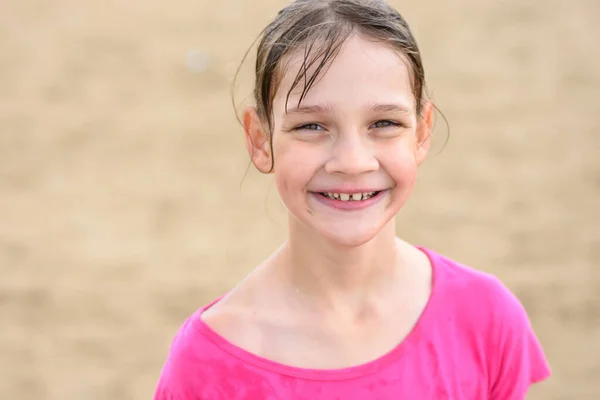 Portrait Une Jeune Fille Heureuse Dix Ans Avec Les Cheveux — Photo