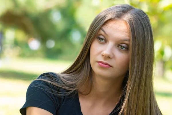 Mirada Sorprendida Perpleja Una Chica Retrato Cerca — Foto de Stock