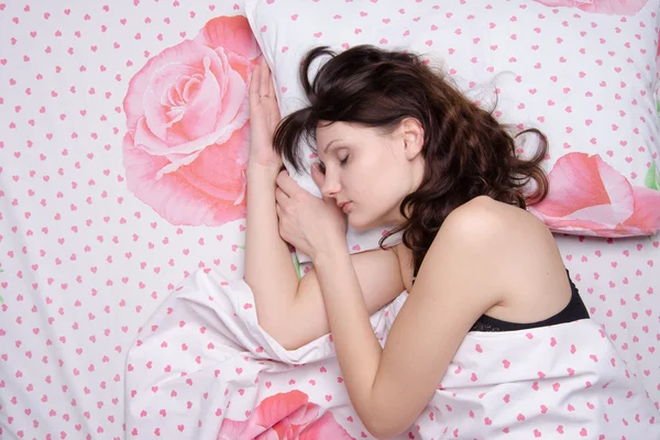 Dormire giovane ragazza — Foto Stock