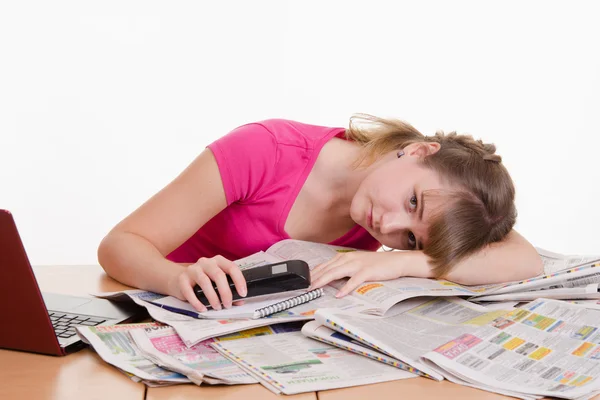 Girl tired of useless job search — Stock Photo, Image