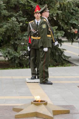 Öğrenci Genç Muhafız değiştirmek başka bir şeref kıtası