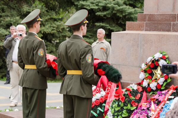 Cadets young guard lay a wreath in memory of the fallen war