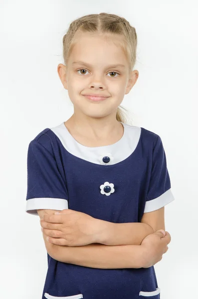 Retrato de meio-comprimento de menina de seis anos positiva — Fotografia de Stock