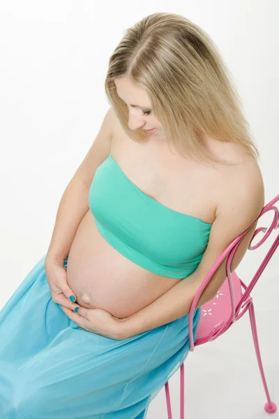 Mädchen wartet auf Geburt — Stockfoto
