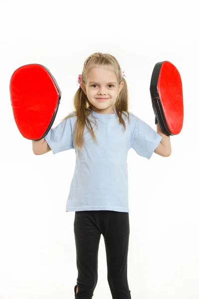 Atleta ragazza con zampe di boxe — Foto Stock