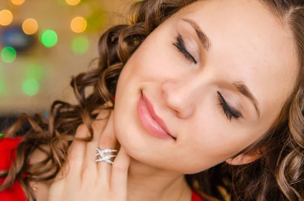 Close-up portrait of a happy girl dreaming — Stock Photo, Image