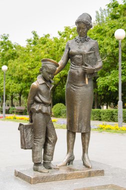 İlk öğretmen Volgograd Anıtı