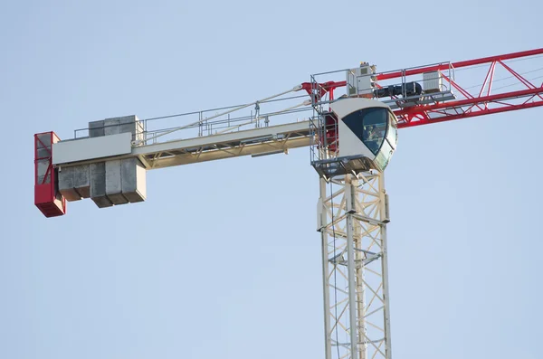 The counterweight and tower crane operator's cab — Stock Photo, Image