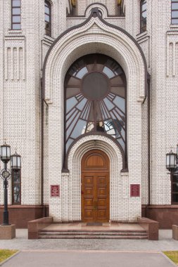 The main entrance to the church of All Saints at Mamayev Kurgan