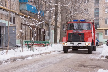 Yangın Servisi bir blok daireler girişinde bir makinedir