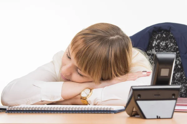 The phone rang may not wake the sleeping in the office office specialist — Stock Photo, Image