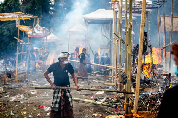 Foto Van Crematie Ceremonie Bali Rechtenvrije Stockfoto's
