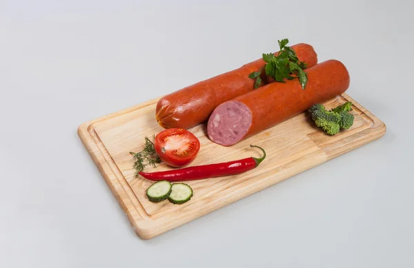 Wurst auf weißem Hintergrund im Atelier — Stockfoto