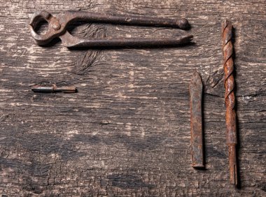 Kerpetenler, matkap ve dokulu tahtada matkaplar