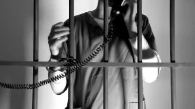 telefonda konuşurken mahkum