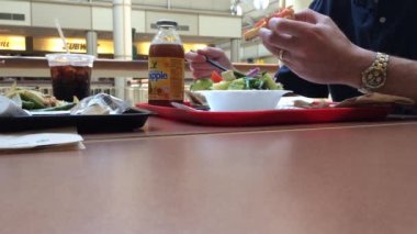 Abur cubur satın insanlar sahneleri