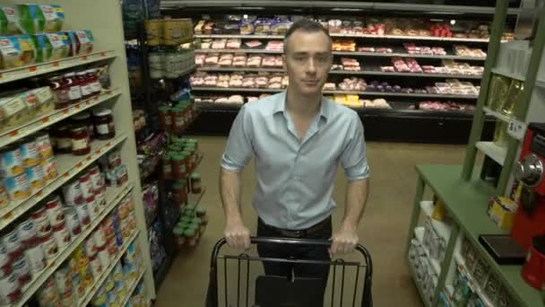 Jelenet a tipikus amerikai élelmiszer-áruház — Stock videók