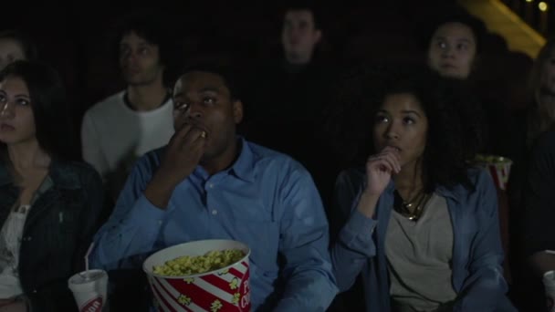 Escenas de un cine típico — Vídeos de Stock