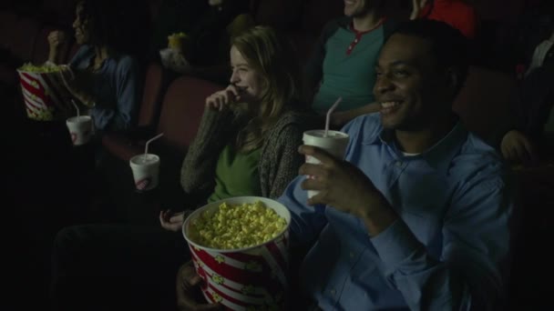 Cenas de um cinema típico — Vídeo de Stock