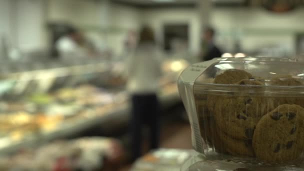 Scenes from a typical American grocery store — Stock Video