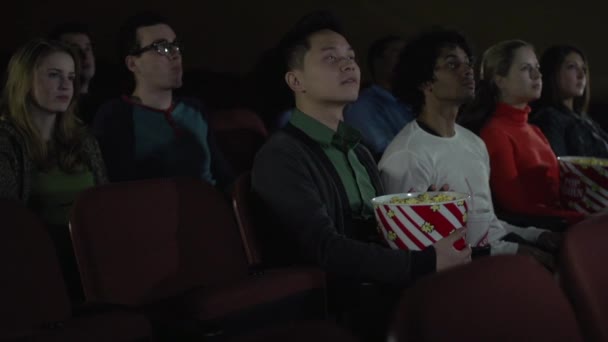 Jelenetek egy tipikus mozi — Stock videók