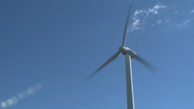 Rüzgar Türbini enerji oluşturur