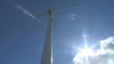 Rüzgar Türbini enerji oluşturur