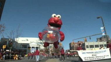 Elmo balon sonbaharda geçit töreni