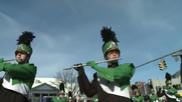 Оркестр виконує на параді — стокове відео