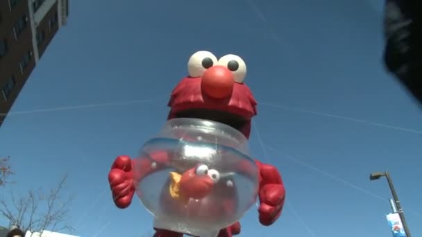 Balão Elmo no desfile de outono — Vídeo de Stock