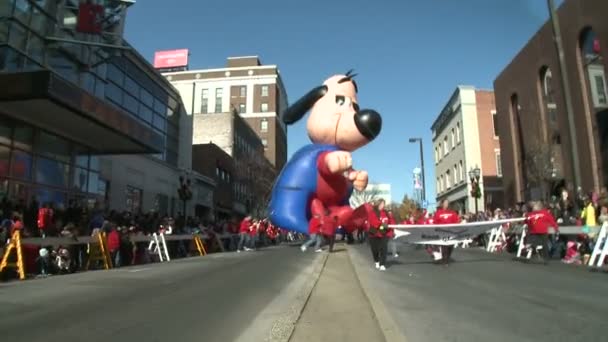 Balão underdog no desfile — Vídeo de Stock