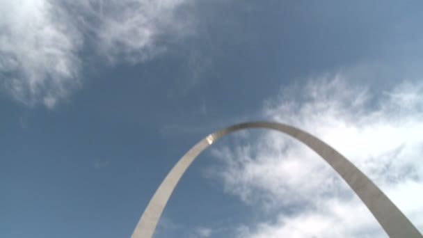 Arco de entrada en la ciudad de St. Louis — Vídeo de stock