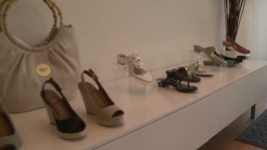 Ekran küçük bir butik (1 veya 6 Ayakkabı)