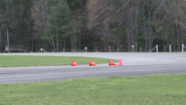 Rakip yarış arabaları — Stok video