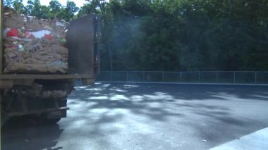 Modern geri dönüşüm adımları sahneleri bakmak