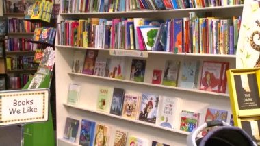 İçinde bir iyi kitapçı (2 / 3)