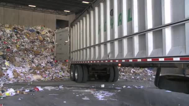 Nos bastidores olhar para os passos da reciclagem moderna — Vídeo de Stock