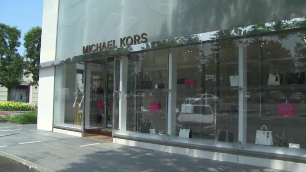 Michael Kors storefront — Stock video